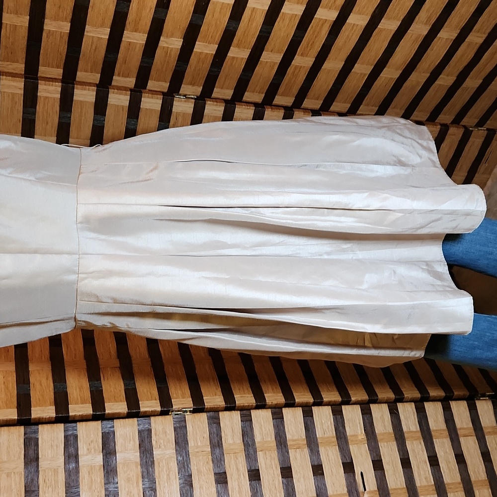 Jessica Howard gold party dress - Picture 9 of 12